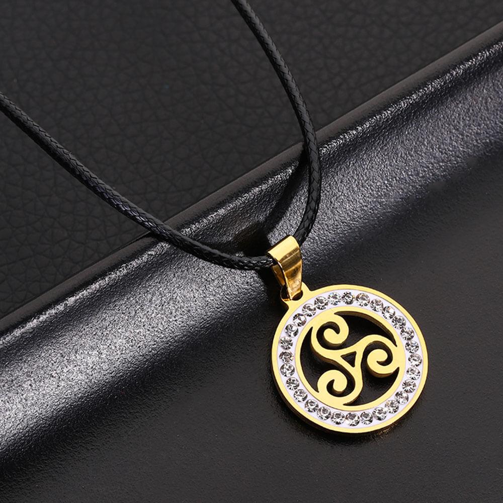 Pendentif Triskel Celte en argent patiné Pendentif Triskel Celte en argent patiné